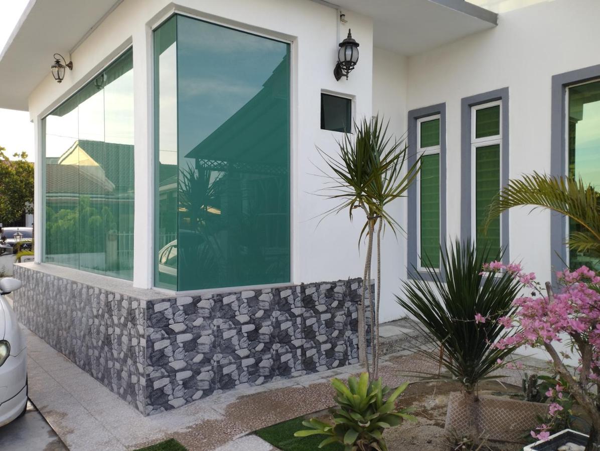 Inap Idaman 4 Near Hospital Husm Kubang Kerian Hotel Kota Bharu Exterior foto